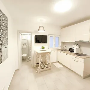 Apartment Central Apartment & Room Niko, Split